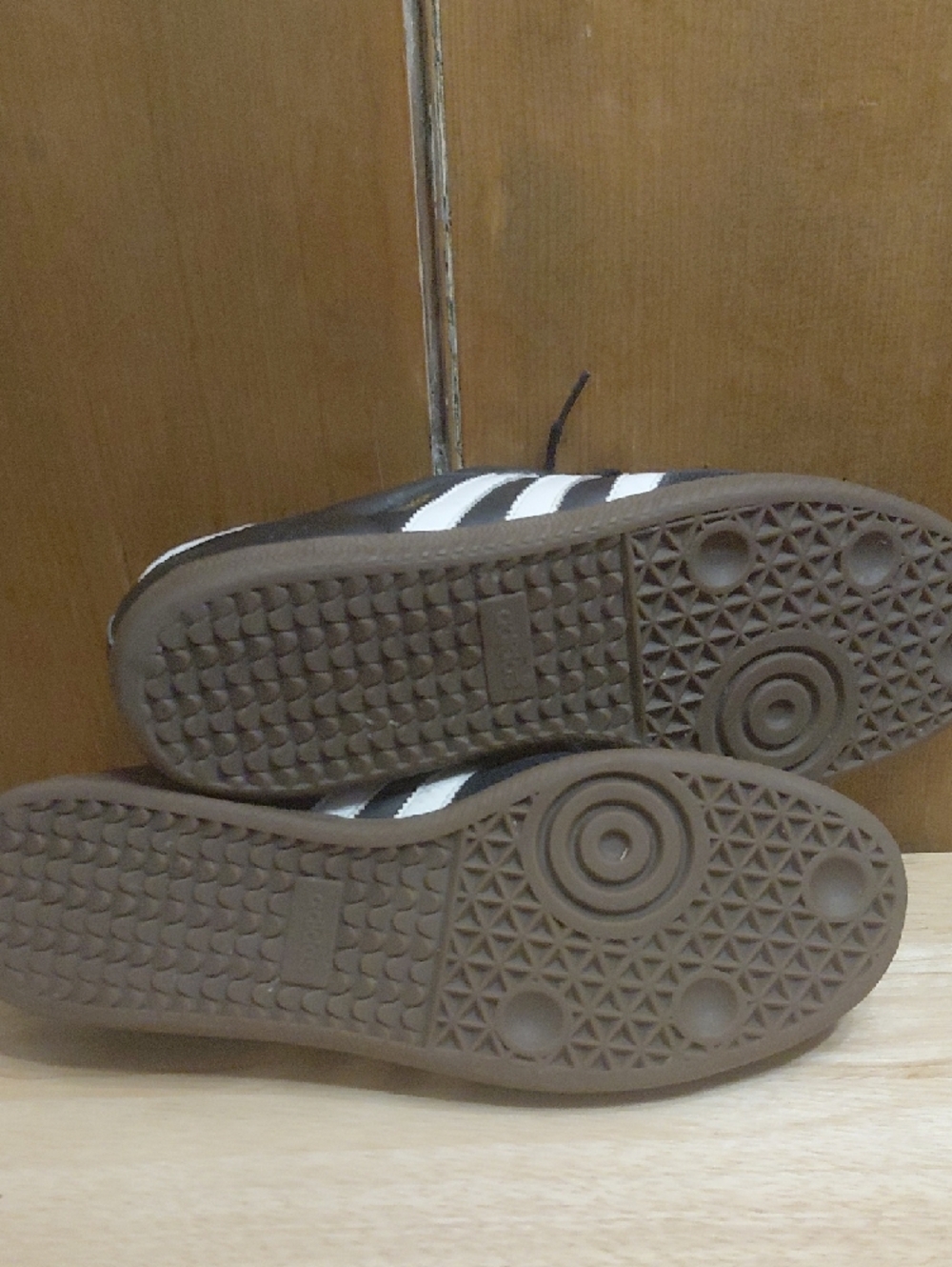 adidas Black and White Samba Retro Low-Top Sneakers Size 11 Mens - Picture 4 of 5